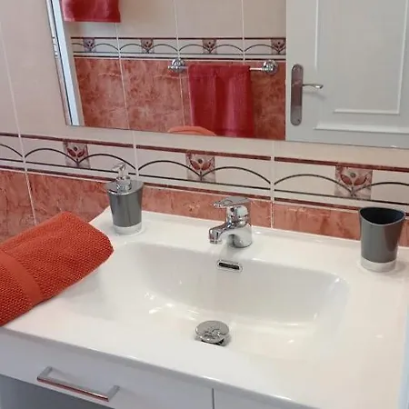 A 300 M De La Playa, Se Alquila Por Quincenas Vut4298as شقة