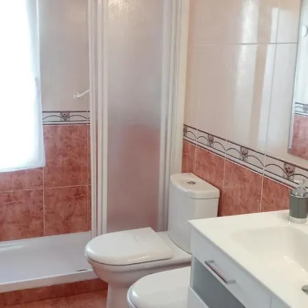 A 300 M De La Playa, Se Alquila Por Quincenas Vut4298as